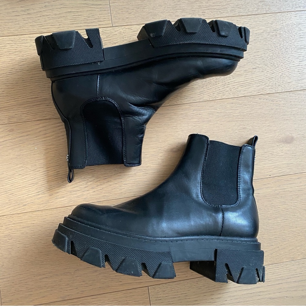 Sam Edelman waterproof platform leather chelsea boot - Picture 4 of 5